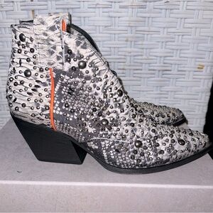 ELENA IACHI Women’s Gray Snake Print Studded Elsa Ankle Booties Size 6.5 NEW